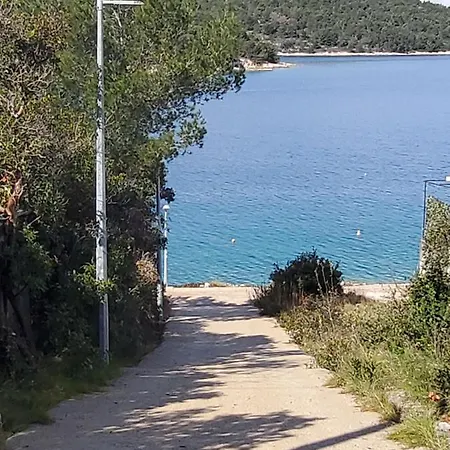 Leut Apartman Nečujam