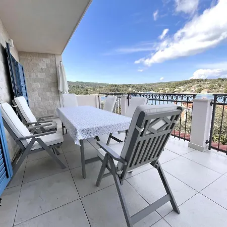 Leut شقة Nečujam